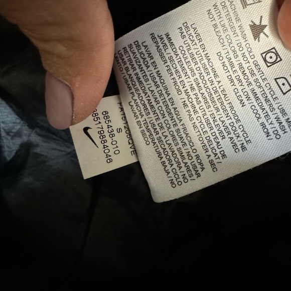 Nike Women's AeroLoft Golf Vest size small in black - Picture 7 of 9